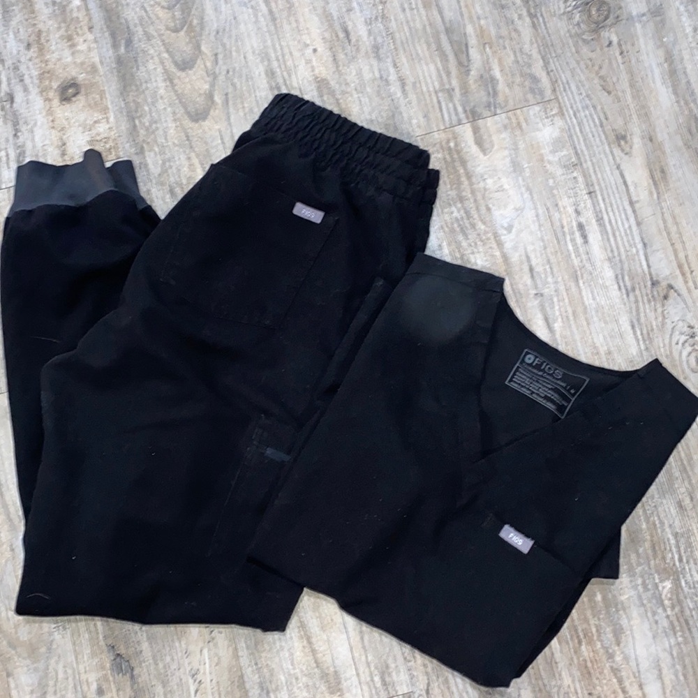 Figs Scrub Set